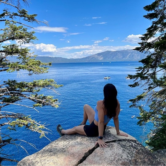 Meet your Posher, Lisa - Picture 1 of 1